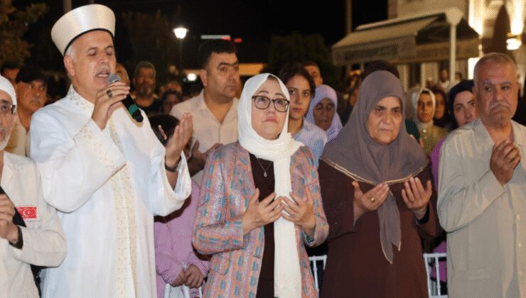 Depremzedeler konteynerde, belediye personeli umrede