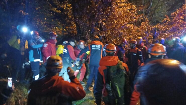 Doğa yürüyüşünde yüksekten kayalık bölgeye düştüler: 1 ölü, 1 yaralı