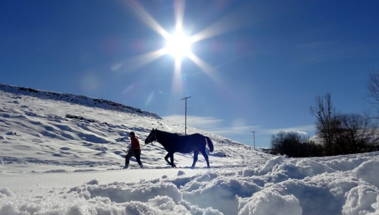 Donduran soğukta zorlu mesai başladı