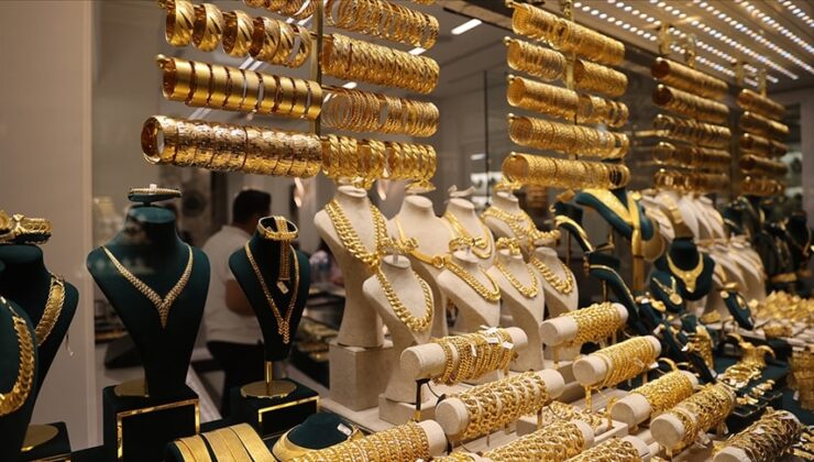 Düğün sonrası kuyumculardan eli boş dönüyorlar: Üzerinde yazana aldanmayın, hepsi çöp