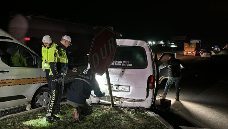 Edirne’de minibüste 20 kaçak göçmen yakalandı