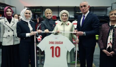 Emine Erdoğan, TOGEMDER’in ‘Artsın Eksilmesin Dönüşüm Pazarı’nın açılışına katıldı: