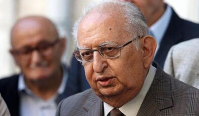 Eski TBMM Başkanı Cindoruk yoğun bakımda