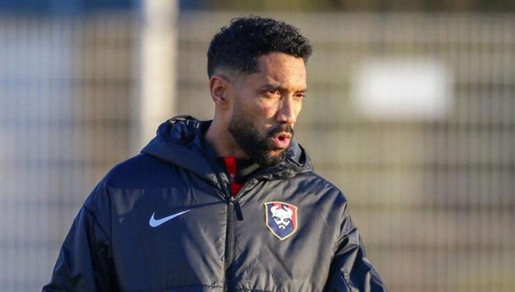 Gael Clichy teknik direktörlük kariyerine Fransa 3. Ligi’nden başladı