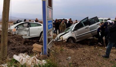 Gaziantep’te iki ayrı kazada 5 kişi yaralandı