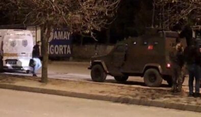 Gece saatlerinde hareketli saatler! Şüpheli araçtan patlayıcı çıktı