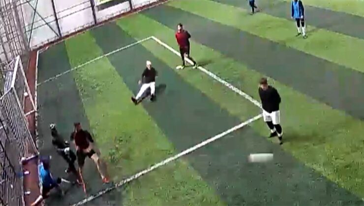 Halı sahada kalp krizi geçirdi, kurtarılamadı