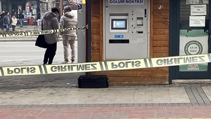 Halk otobüsü durağında bomba paniği