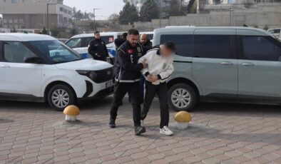 Hem parasını gasp ettiler hem de o çıplak görüntülerle tehdit ettiler