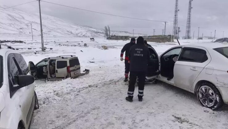 Iğdır’da kar ve tipi zincirleme kazaya yol açtı, 4 yaralı