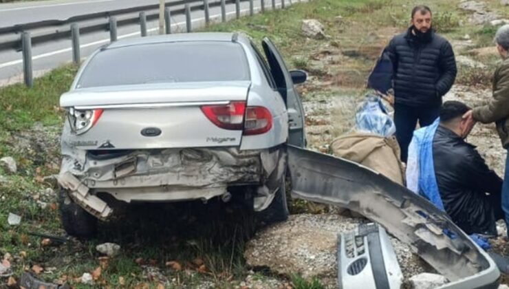 İnegöl’de bariyerleri aşan otomobil refüje girdi: 2 yaralı