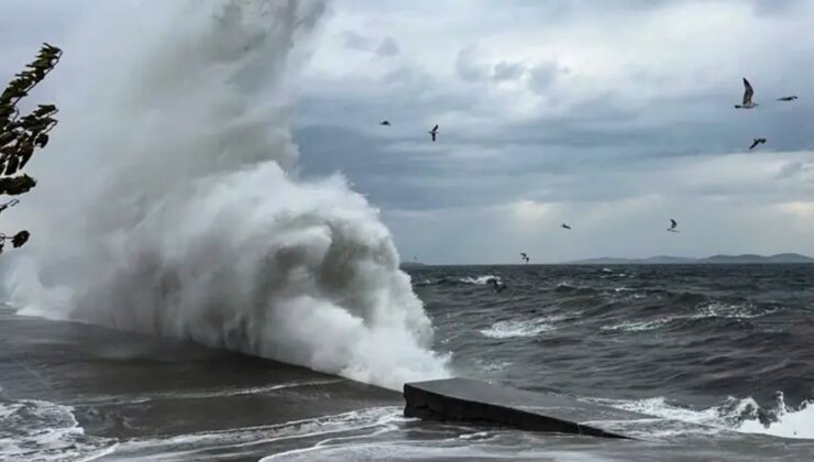 İstanbul'u fırtına vurdu seferler iptal edildi