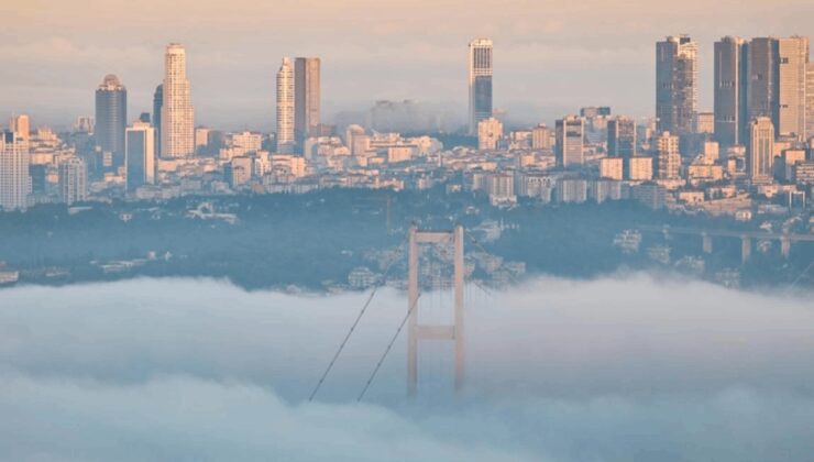 İstanbul'u sis bürüdü: Görüş mesafesi azaldı
