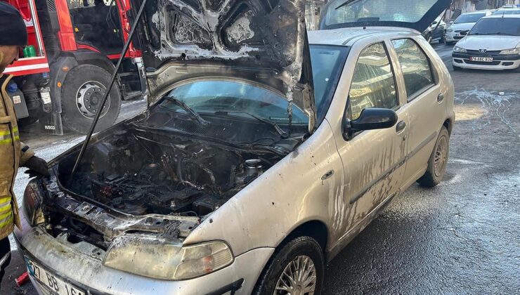 Kars’ta seyir halindeki otomobil alev aldı