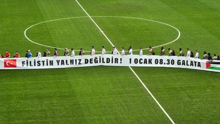 Kocaelispor-Erzurum FK maçında Filistin pankartı