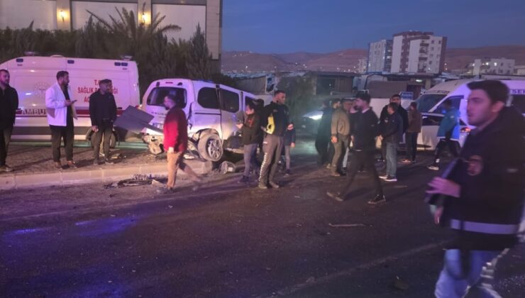 Kontrolden çıkan vinç 6 araca çarptı: 7 yaralı