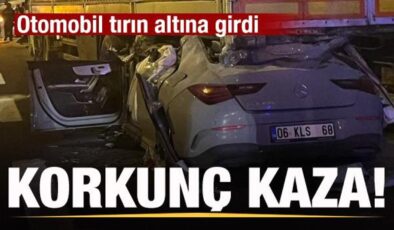 Korkunç kaza! Otomobil tırın altına girdi: 2 ölü 1 ağır yaralı
