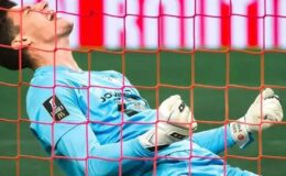 Lille, Milli kaleci Berke Özer’i paylaştı!