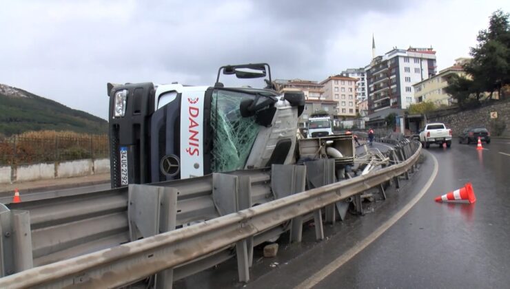 Maltepe’de beton pompalı kamyon devrildi