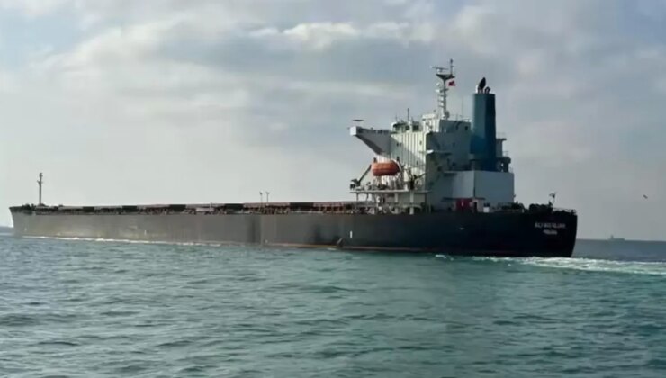 Marmara Denizi'nde karaya oturan yük gemisi kurtarıldı