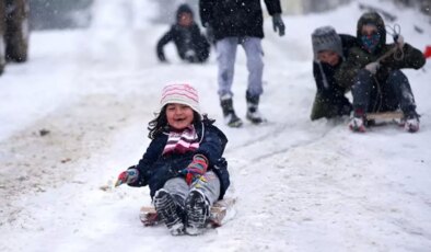 Mevsimin ilk kar tatili haberleri geldi! 7 ilde eğitime ara