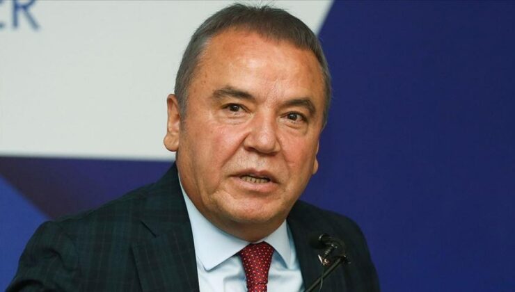 Muhittin Böcek hastaneye kaldırıldı