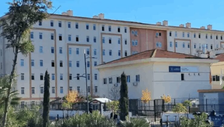 Öğrenci, yurdunun bahçesinde bıçaklandı!