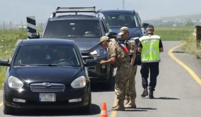 Önce ceza yazdılar, şehit babası olduğunu öğrenince kendi ceplerinden ödediler