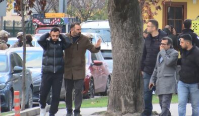 Önce tabanca sonra bıçak! Taksi durağında hareketli anlar