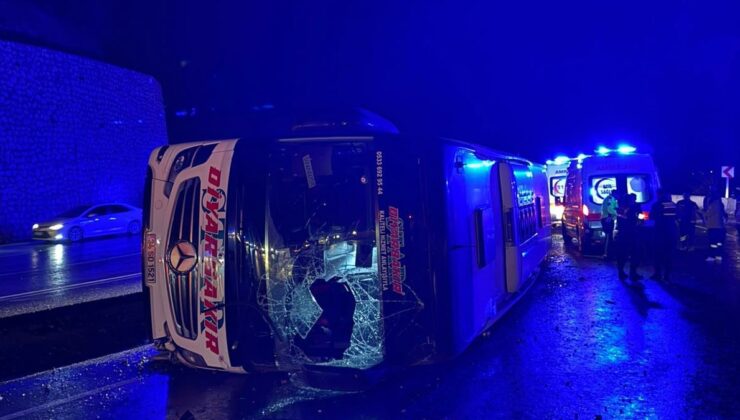 Osmaniye'de yolcu otobüsü devrildi! Yaralılar var