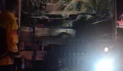 Otobüs ile çekici çarpıştı: Çok sayıda yaralı var