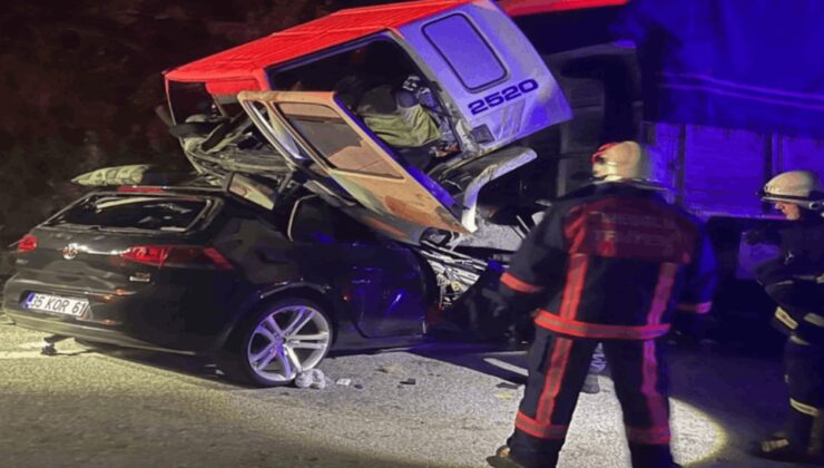 Otomobil ile TIR çarpıştı; 3 ölü, 1 yaralı