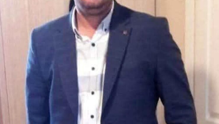 Otomobiliyle yön levhasına çapan muhtar öldü