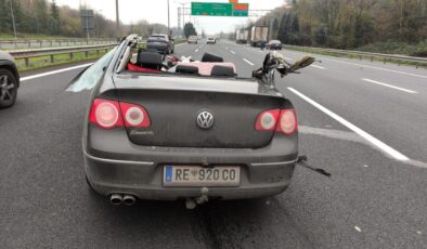 Otoyolda otomobil çekiciye çarptı: Ölü ve yaralı var