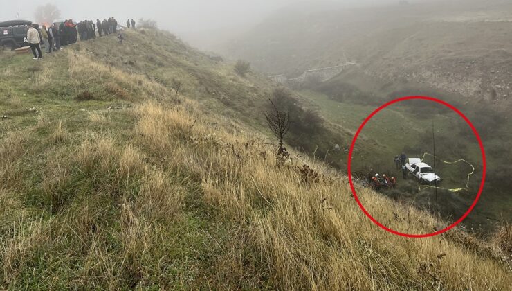 Pamukkale’de otomobil şarampole devrildi: Sürücü yaşamını yitirdi