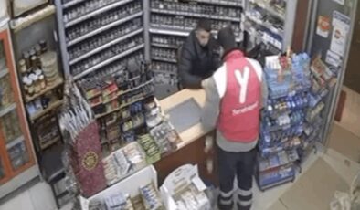 Parasını düşüren kuryeyi sosyal medya sayesinde buldu