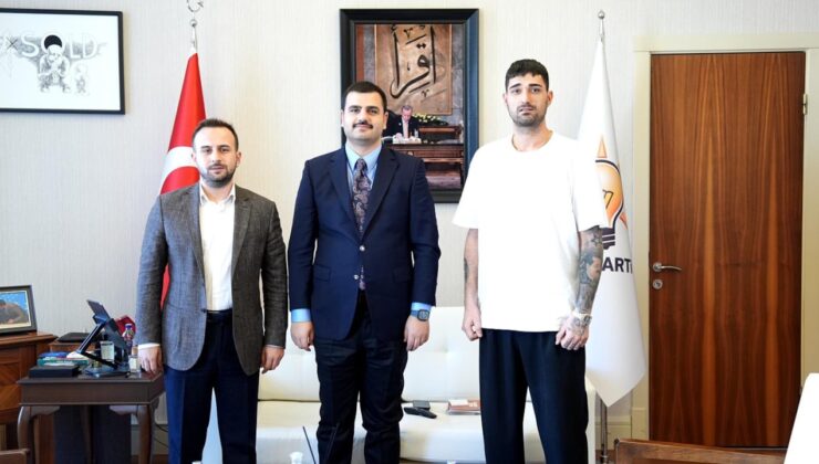 Şarkıcı İdo Tatlıses, AKP'li ismi ziyaret etti