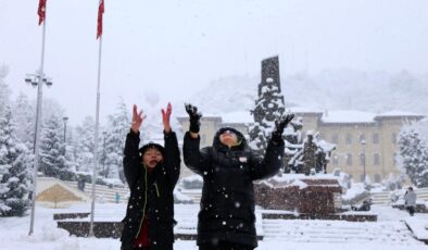 Son dakika: Bir ilimizde okullar 1 gün tatil edildi!