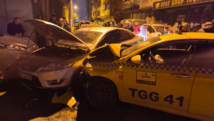 Sultangazi'de trafik kazası: 2 kişi yaralandı