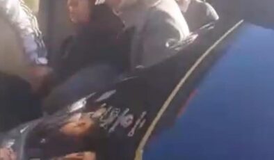 Tıka basa dolu minibüste facia: Yaşlı kadın yola düştü!