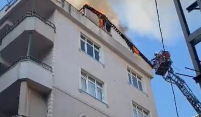 Tuzla’da 6 katlı binanın çatısında çıkan yangın söndürüldü