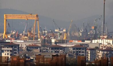 Tuzla’da tersanede gemi yangını