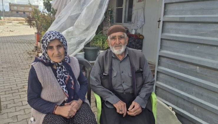 Unutulan depremzedeler: 75 yaşındaki çift konteynerde