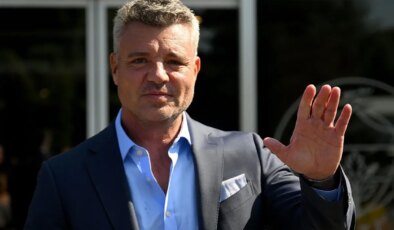 Uyuşturucu testi pozitif çıkan Sadettin Saran özel labaratuvardan çıkarken görüntülendi