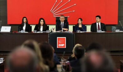 Yeni Parti Meclisi toplandı! Özgür Özel, CHP’de yeni dönemin adını duyurdu