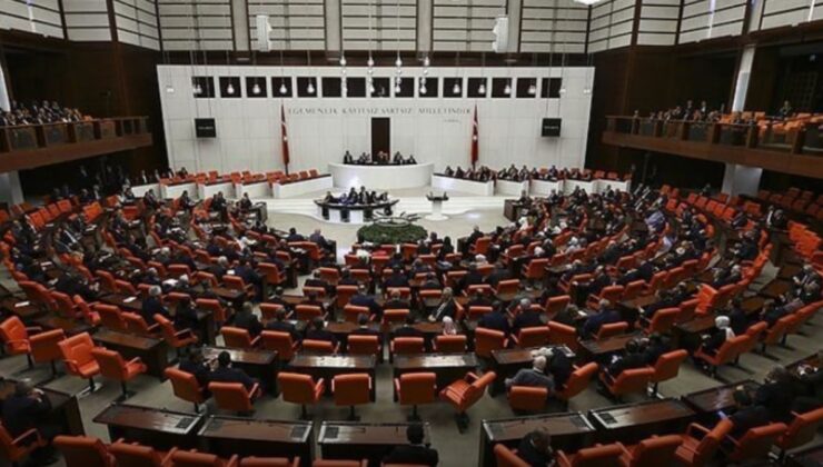 Yeni yılın son anketi ortaya  çıktı: 14 partili Meclis'te 5 parti barajı geçiyor