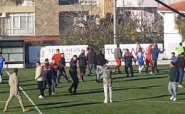 Yeşil saha karıştı: Jandarma saha içine girdi