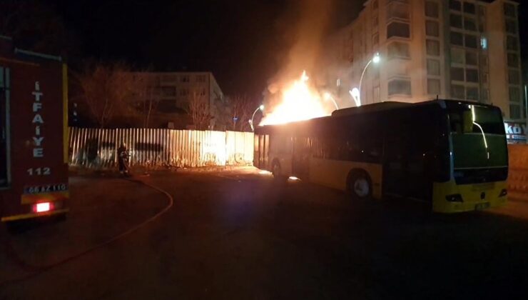 Yozgat’ta park halindeki halk otobüsü alev aldı