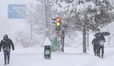 13 ilde alarm! Yoğun kar yağışı uyarısı! AKOM’dan son dakika İstanbul açıklaması