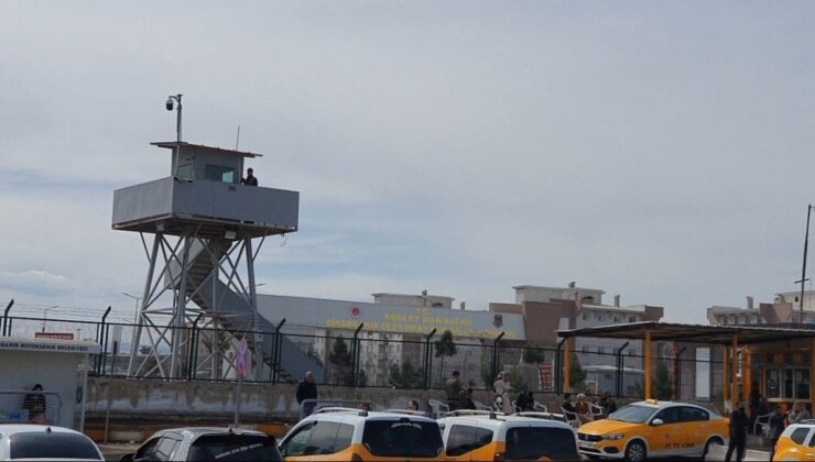 2 kız kardeşin cinayet şüphelisi cezaevinde intihar etti